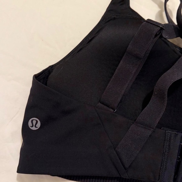 Lululemon Black Energy Bra - Picture 3 of 3